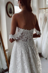 Off-Shoulder Sweetheart Illusion Visible Boning Lace-Up Corset All-Over 3D Leaf Appliqué Flutter Sleeve A-Line Wedding Dress Chapel Train