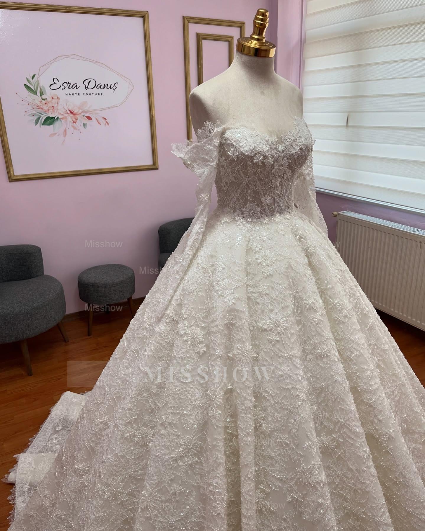 Popular Ivory Sweetheart Long-Sleeve Ball Gown Wedding Dress with Chapel Train