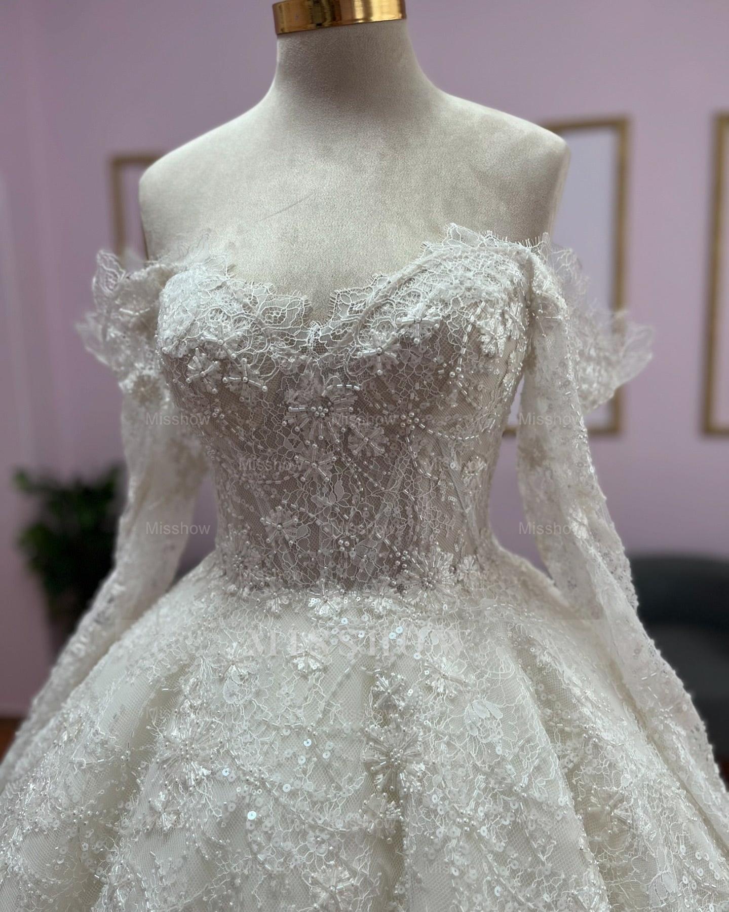 Popular Ivory Sweetheart Long-Sleeve Ball Gown Wedding Dress with Chapel Train