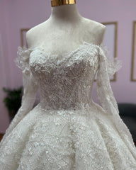 Popular Ivory Sweetheart Long-Sleeve Ball Gown Wedding Dress with Chapel Train