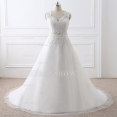 Princess V-Neck Tulle New Arrival Wedding Dress With Lace