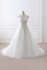 Princess V-Neck Tulle New Arrival Wedding Dress With Lace