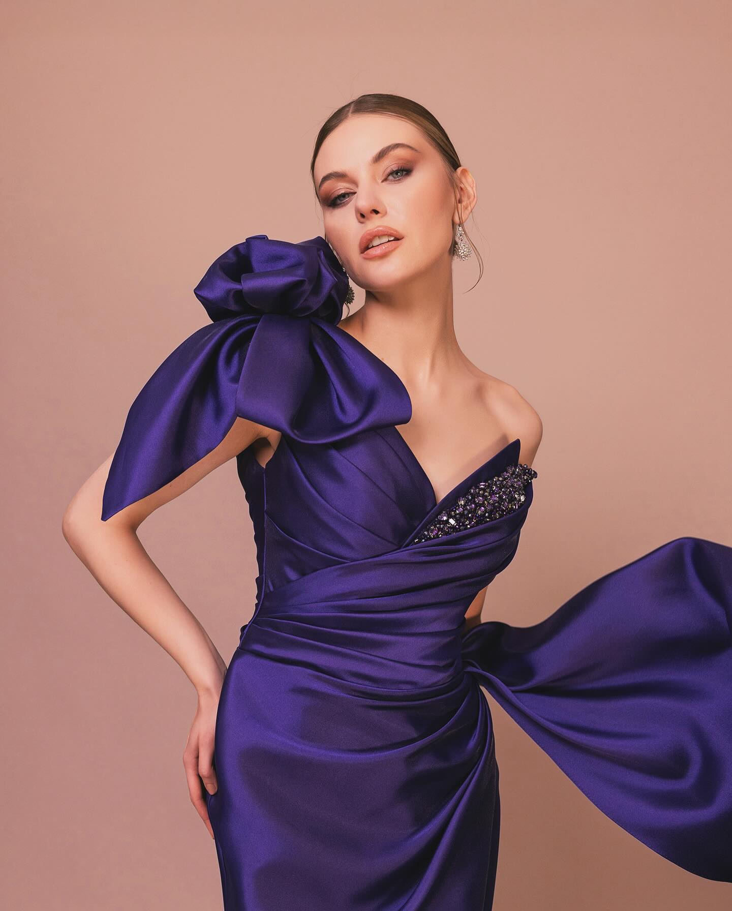 Purple One Shoulder Satin Mermaid Formal Dress Bow Beading Split Front Sweep Train Evening Gown