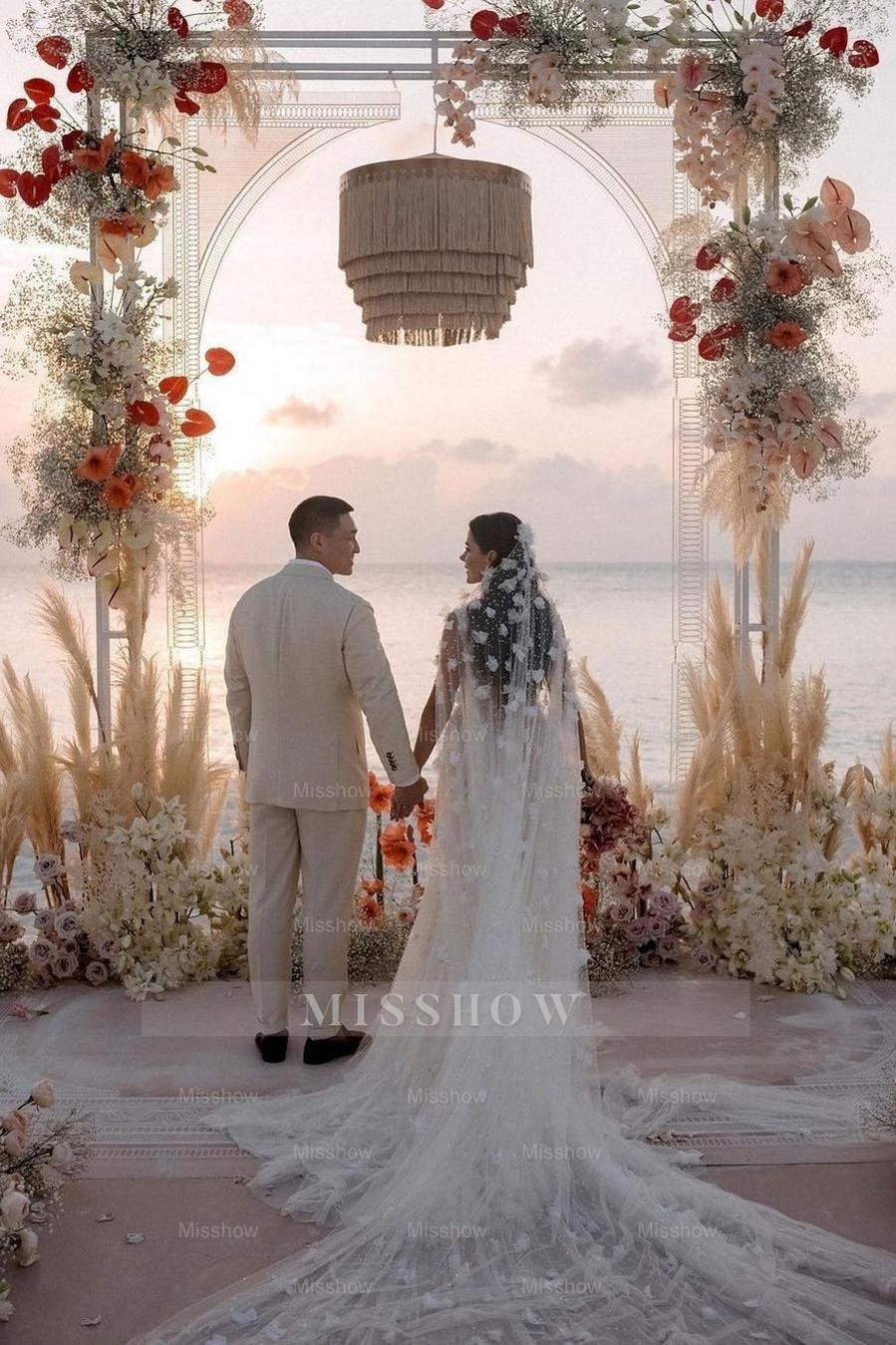 Romantic Ivory V-Neck Lace A-Line Spaghetti Strap Sequined Sleeveless Watteau Train Long Tulle Wedding Dresses With Slit