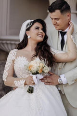 Romantic Sweetheart Long Sleeve Lace Ball Gown Satin Wedding Dresses With Appliques