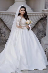 Romantic Sweetheart Long Sleeve Lace Ball Gown Satin Wedding Dresses With Appliques