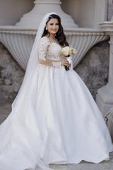 Romantic Sweetheart Long Sleeve Lace Ball Gown Satin Wedding Dresses With Appliques