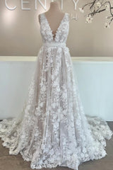 Romantic White A-Line V-Neck Sleeveless Backless Lace Cathedral Train Long Tulle Wedding Dresses