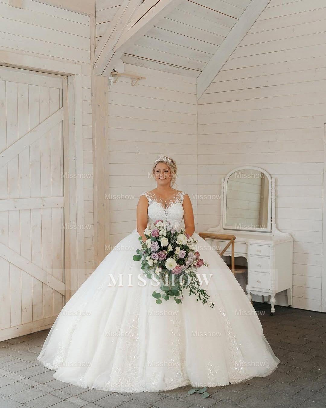 Romantic White Crew Sleeveless Sequined Ball Gown Long Tulle Wedding Dresses With Appliques