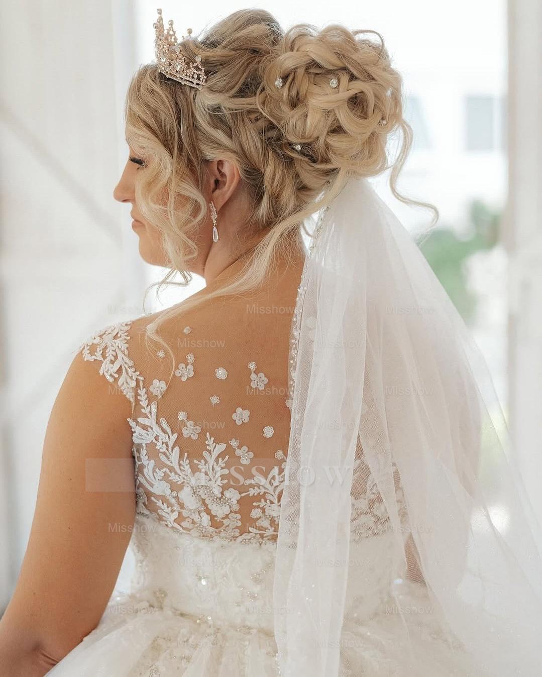 Romantic White Crew Sleeveless Sequined Ball Gown Long Tulle Wedding Dresses With Appliques