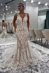 Romantic White Lace Mermaid V-Neck Spaghetti Strap Sleeveless Backless Cathedral Train Tulle Wedding Dresses