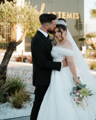 Romantic White Strapless Ball Gown Off-The-Shoulder Sequined Lace Sleeveless Long Tulle Wedding Dresses