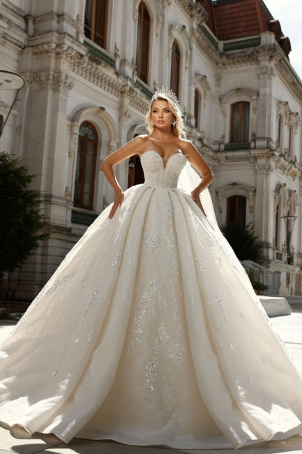 Romantic White Sweetheart Sleeveless Sequined Beaded Ball Gown Long Tulle Wedding Dresses
