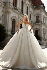 Romantic White Sweetheart Sleeveless Sequined Beaded Ball Gown Long Tulle Wedding Dresses