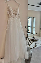 Romantic White Sweetheart Spaghetti Strap A-Line Sleeveless Lace Long Tulle Wedding Dresses With Appliques