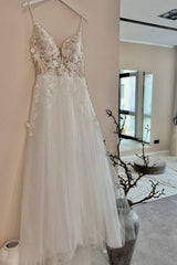 Romantic White Sweetheart Spaghetti Strap A-Line Sleeveless Lace Long Tulle Wedding Dresses With Appliques