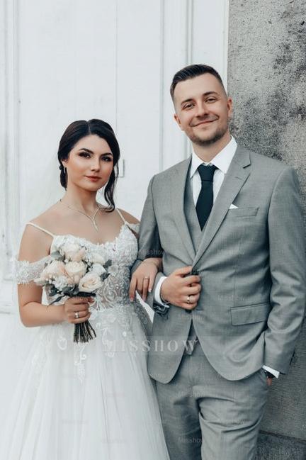 Romantic White Sweetheart Spaghetti Strap Off-The-Shoulder Sleeveless Lace Ball Gown Long Tulle Wedding Dresses With Appliques