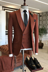 Rufous Peaked Lapel Three-Piece Stylish Prom Suit For Men