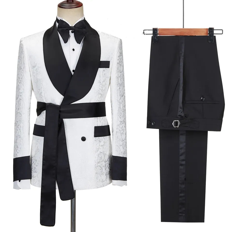 Simple White Double-Breasted Jacquard Suit with Black Shawl Lapel