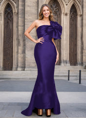 Sophisticated One-Shoulder Asymmetrical Satin Gown for Bridal Mothers Featuring a Bow