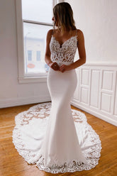 Stunning White Lace Mermaid V-Neck Spaghetti Strap Sleeveless Cathedral Train Satin Wedding Dresses