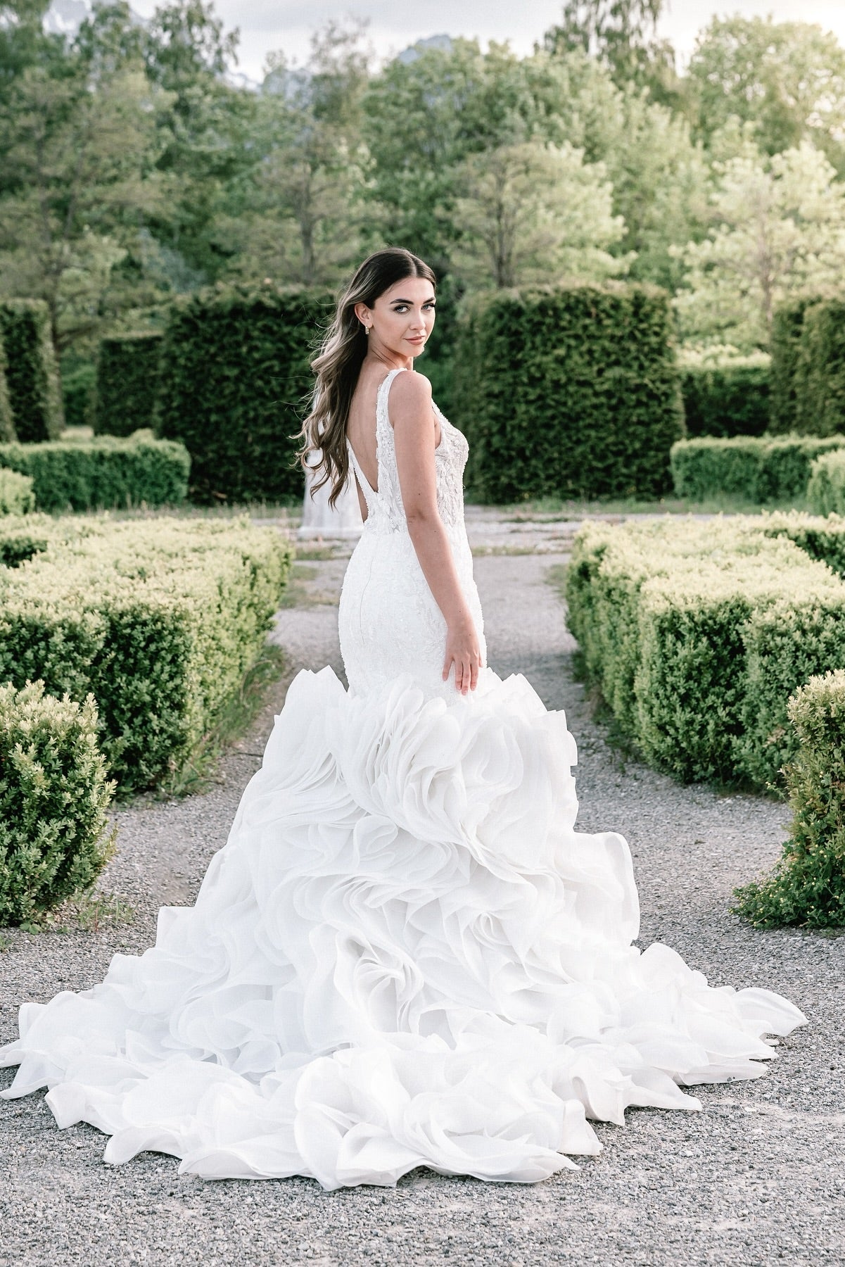 Stunning White Mermaid Spaghetti Straps Sleeveless Beaded Lace Organza Tiered Long Wedding Dress