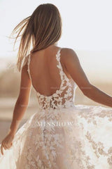 Stunning White Square Spaghetti strap A-Line Sleeveless Court Train Tulle Wedding Dresses With Appliques