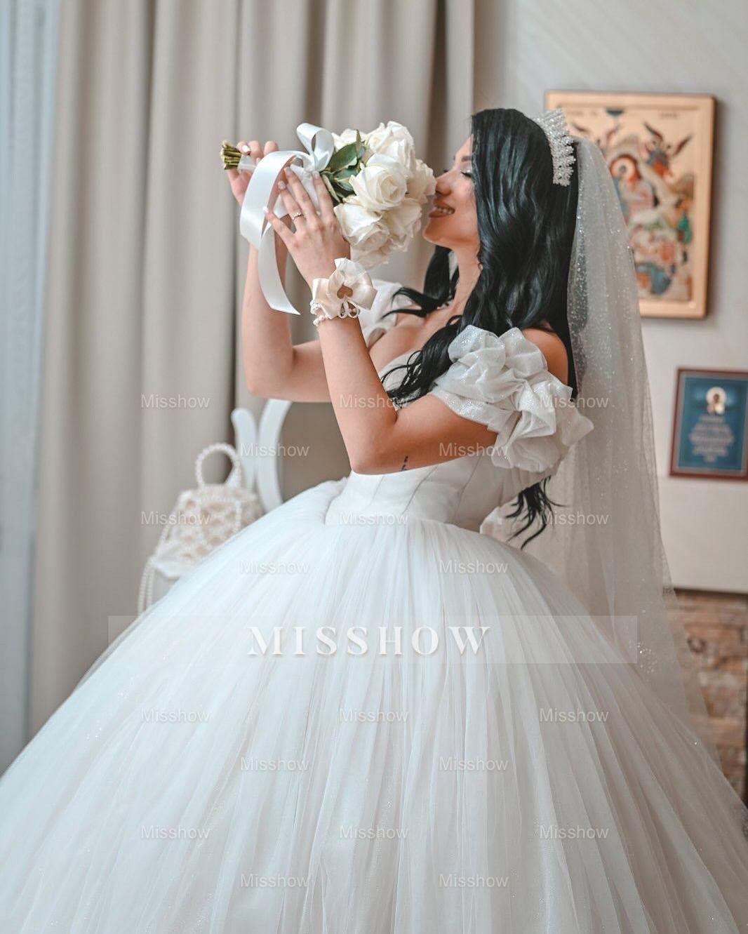 Stunning White Sweetheart Ball Gown Off-The-Shoulder Sleeveless Cathedral Train Ruffles Tulle Wedding Dresses