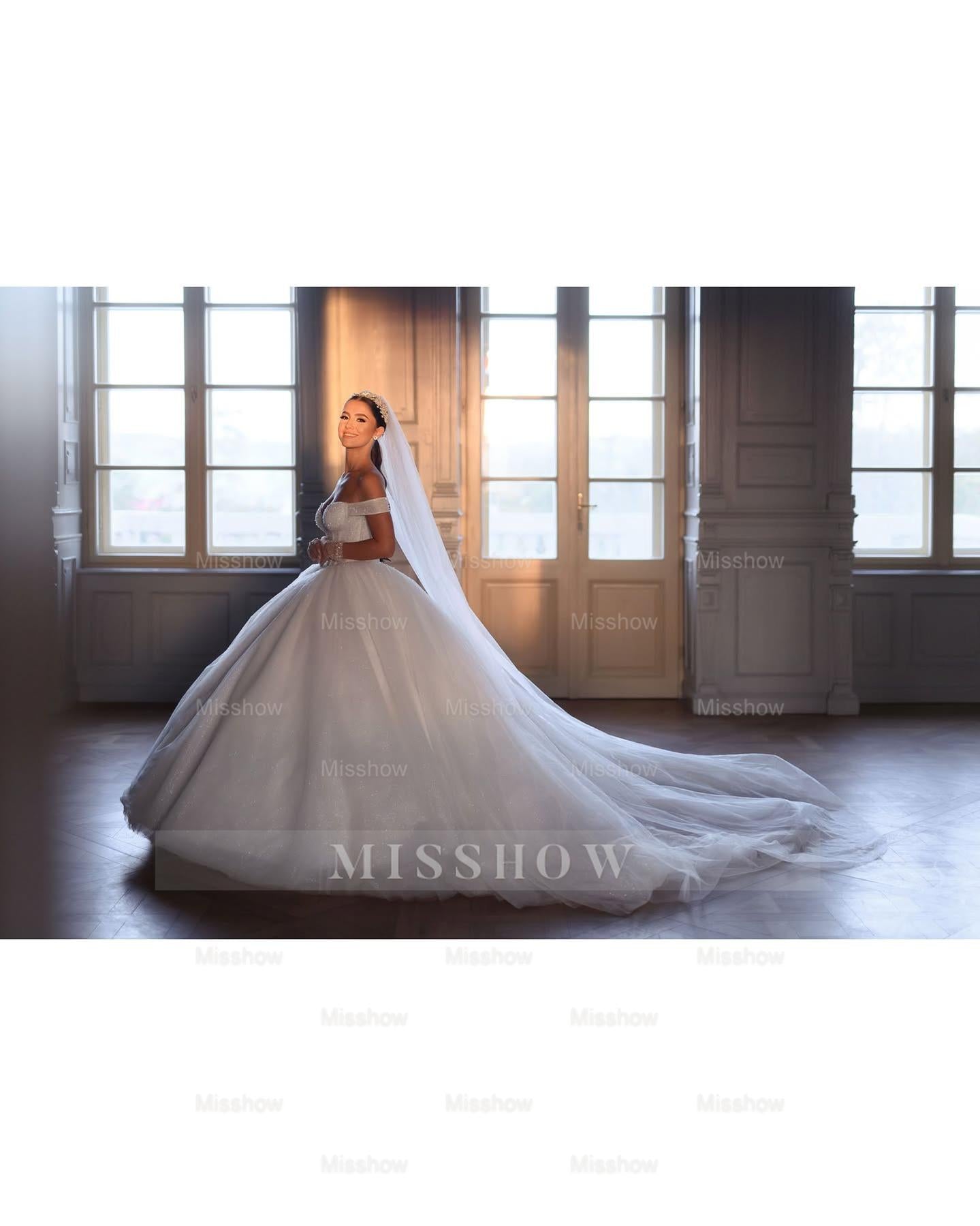 Stunning White Sweetheart Ball Gown Off-The-Shoulder Sleeveless Lace-Up Cathedral Train Tulle Wedding Dresses