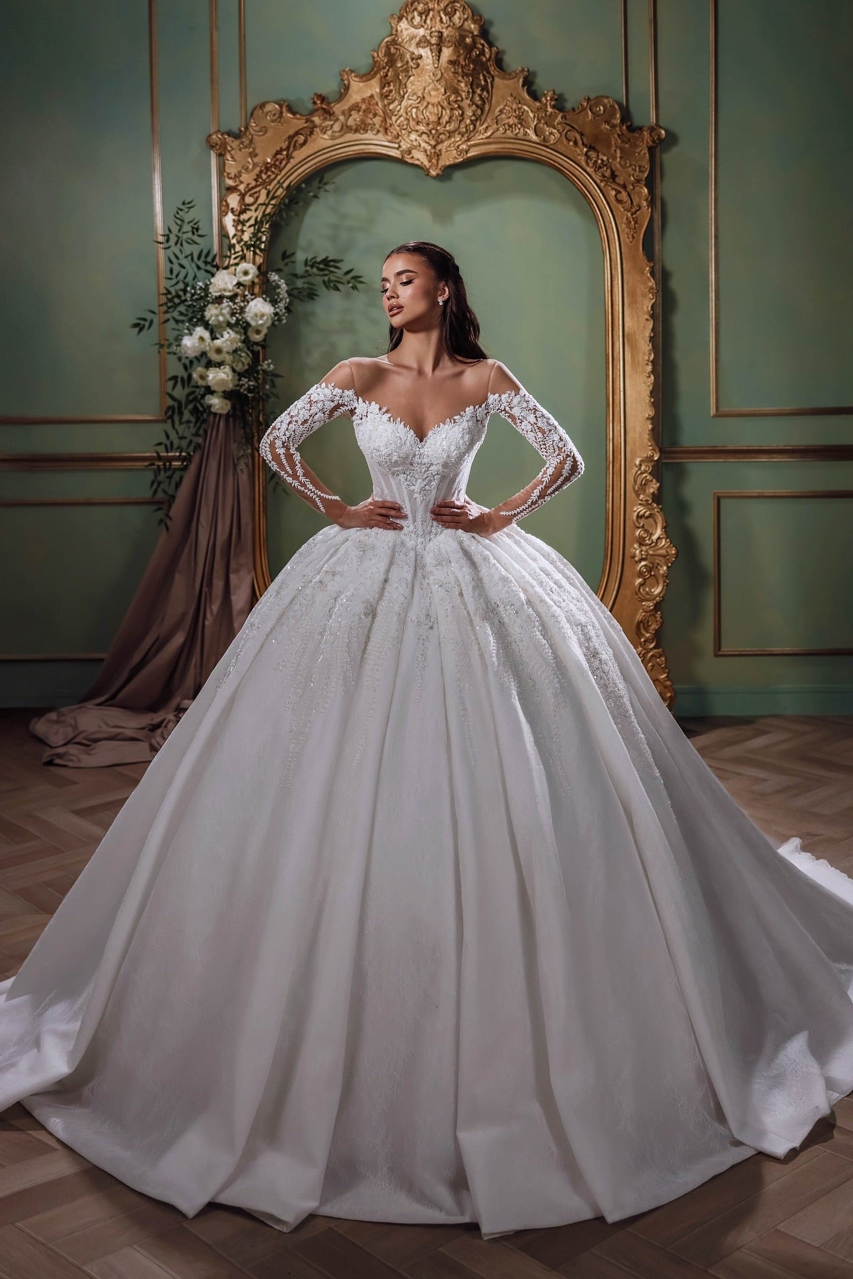 Stunning White Sweetheart Off-The-Shoulder Beaded Sequined Lace Long Sleeves Ball Gown Long Wedding Dresses