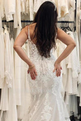 Stunning White V-Neck Spaghetti Straps Mermaid Sleeveless Tulle Long Lace Wedding Dresses With Appliques