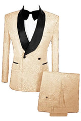 Stylish Champagne Double Breasted Jacquard Groom's Suit With Velvet Lapel