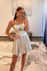 Sweetheart Chest Cutout Spaghetti Straps Metallic Pleated Ruched Waist Open Back A-Line Homecoming Dress Mini