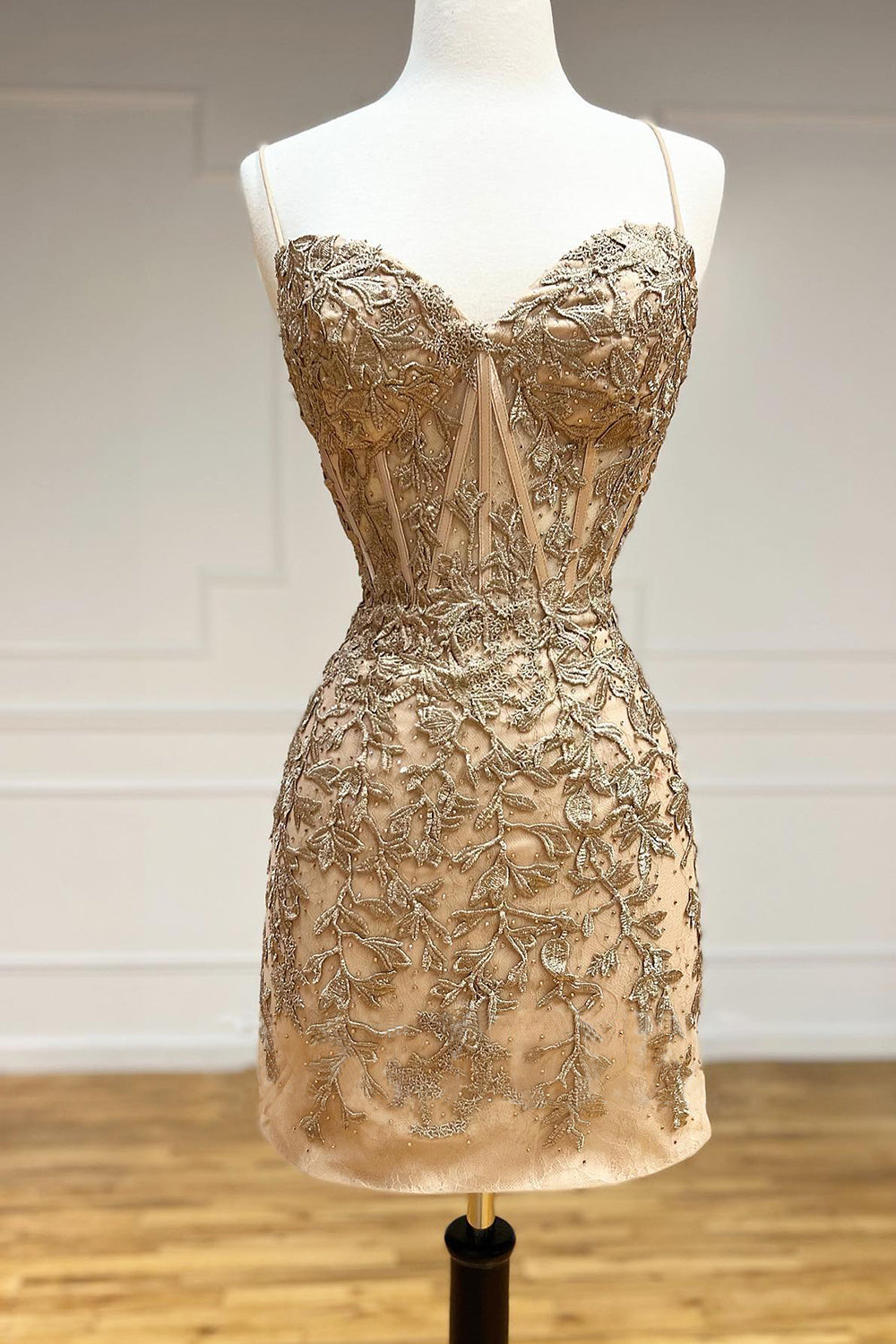 Sweetheart Spaghetti Straps Floral Beaded Lace Applique Criss-Cross Lace-Up Open Back Bodycon Homecoming Dress Mini