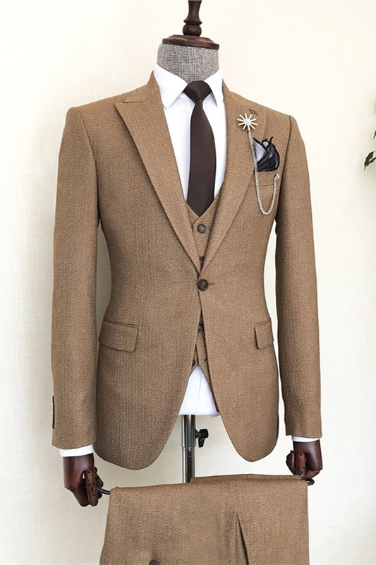 Tailored Brown Peak Lapel Three-Piece Men's Business Suit
