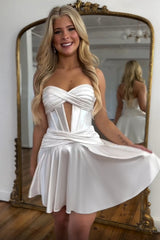 Trendy Burgundy Sweetheart A-Line Short Satin Corset Homecoming Dress