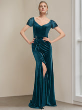 V-Neck Short-Sleeved Velvet Mother of the Bride Gown with Ruffles and Appliques in Trumpet/Mermaid Style