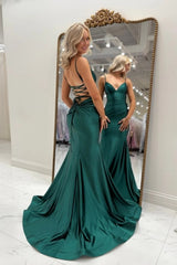 V-Neck Spaghetti Strap Lace-Up Open Back Vertical Ruching Fitted Mermaid Prom Dress Sweep Train Emerald Green
