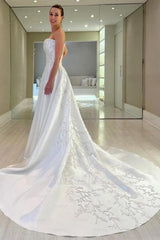 Vintage A-Line Satin Sleeveless White Long Wedding Dress With Appliques