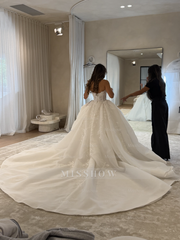 Vintage Long White Ball Gown Sweetheart Lace Wedding Dress with Detachable Train