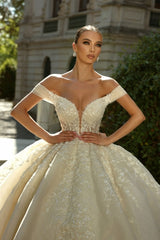 Vintage White Off-The-Shoulder Sleeveless Sequined Ball Gown Tulle Wedding Dresses With Appliques