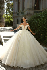 Vintage White Off-The-Shoulder Sleeveless Sequined Ball Gown Tulle Wedding Dresses With Appliques