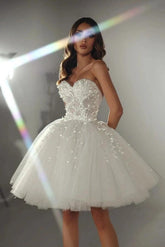 White sweetheart applique A-line wedding dress