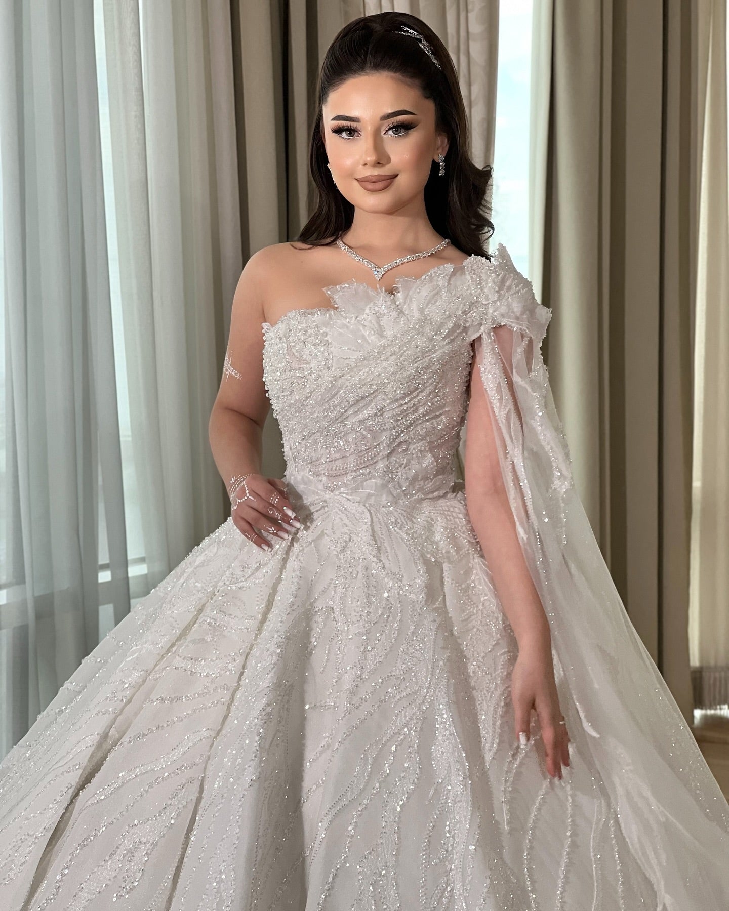 White 3D Lace Applique Beaded Ball Gown Wedding Dress One Shoulder Sleeveless Sparkle Tulle Cathedral Train Bridal Gown