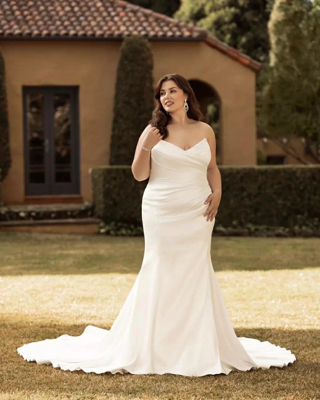 White Satin Plus Size Mermaid Wedding Dress Strapless Sweetheart Lace-Up Back Cathedral Train Bridal Gown
