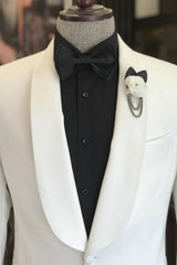 White Shawl Collar Two-Piece Close-Fitting Groom's Wedding Ensemble