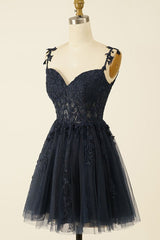 A-line Black Spaghetti Straps Sleeveless Appliques Homecoming Dresses