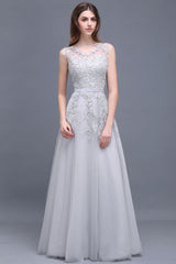 A-line Floor-length Tulle Prom Dress with Appliques