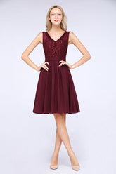A-Line Ruffles Chiffon Lace V-Neck Evening Party Dress Sleeveless Knee-Length Homecoming Dress