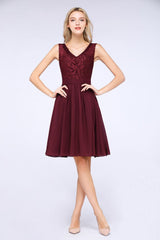A-Line Ruffles Chiffon Lace V-Neck Evening Party Dress Sleeveless Knee-Length Homecoming Dress
